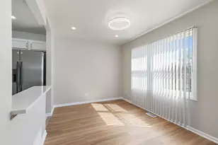 2155 College Dr, Glendale Heights, IL 60139 - Photo 9