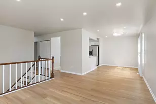 2155 College Dr, Glendale Heights, IL 60139 - Photo 7