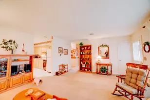 617 E Grant St, Watseka, IL 60970 - Photo 9