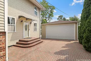 1569 Sherman Pl, Des Plaines, IL 60016 - Photo 9