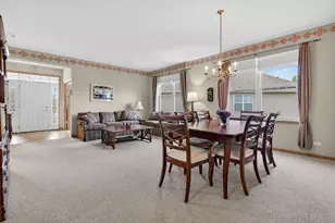 507 Homeview Dr, Oswego, IL 60543 - Photo 9