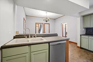 412 N Wood St, Maroa, IL 61756 - Photo 9