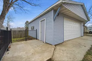 412 N Wood St, Maroa, IL 61756 - Photo 31