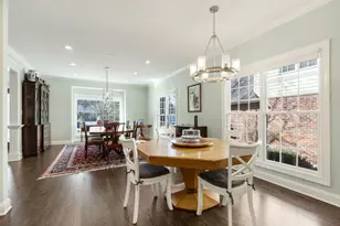 148 Jane Ct, Clarendon Hills, IL 60514 - Photo 9