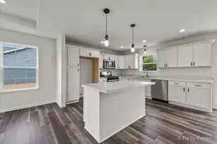 1514 Sage Ln, Harvard, IL 60033 - Photo 7