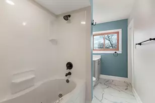 1910 Ashley Rd, Hoffman Estates, IL 60169 - Photo 17