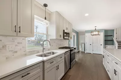 1910 Ashley Road, Hoffman Estates, IL 60169 - Photo 11