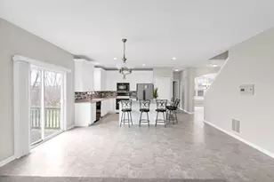 151 Charleston Ln W, Gilberts, IL 60136 - Photo 15