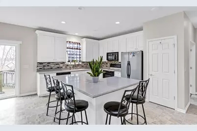 151 Charleston Lane W, Gilberts, IL 60136 - Photo 17