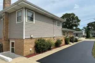 2054 Birch St, Des Plaines, IL 60018 - Photo 3