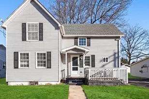 315 North Ave, Sycamore, IL 60178 - Photo 1