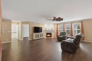 3905 Harmony Dr, Zion, IL 60099 - Photo 9