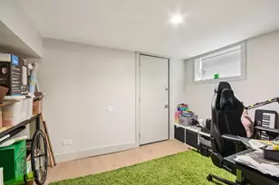 744 W California Terrace, Chicago, IL 60657 - Photo 15