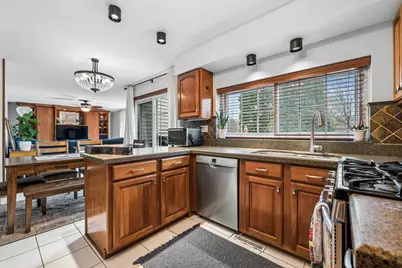 1112 Woodlake Drive, Carol Stream, IL 60188 - Photo 5