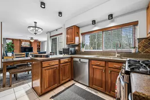 1112 Woodlake Dr, Carol Stream, IL 60188 - Photo 5