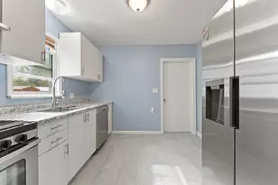 3224 Gilboa Ave, Zion, IL 60099 - Photo 9