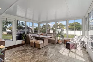 945 Morton St, Hoffman Estates, IL 60169 - Photo 11