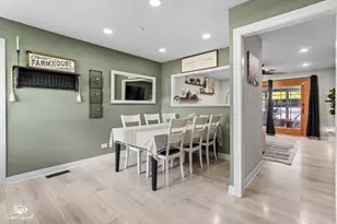 945 Morton St, Hoffman Estates, IL 60169 - Photo 3