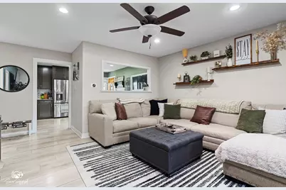 945 Morton Street, Hoffman Estates, IL 60169 - Photo 7