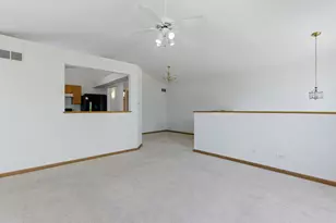 1637 Linden Park Ln, Aurora, IL 60504 - Photo 9