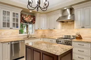 9716 S Kingsbury Ct, Palos Hills, IL 60465 - Photo 11