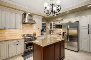 9716 S Kingsbury Ct, Palos Hills, IL 60465 - Photo 9