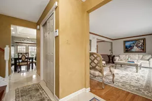 9716 S Kingsbury Ct, Palos Hills, IL 60465 - Photo 7