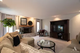 571 N Veterans Pkwy, Addison, IL 60101 - Photo 19