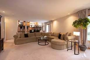 571 N Veterans Pkwy, Addison, IL 60101 - Photo 21