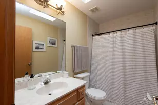 571 N Veterans Pkwy, Addison, IL 60101 - Photo 29