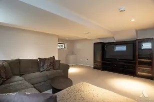 571 N Veterans Pkwy, Addison, IL 60101 - Photo 31