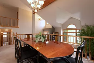 571 N Veterans Pkwy, Addison, IL 60101 - Photo 9