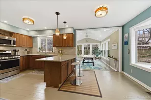 635 Kingsbury Ct, Batavia, IL 60510 - Photo 7