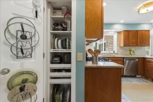 635 Kingsbury Ct, Batavia, IL 60510 - Photo 11