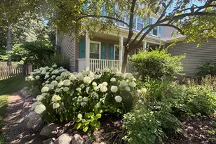 635 Kingsbury Ct, Batavia, IL 60510 - Photo 1