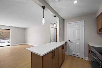 705 W Central Avenue #A8, Mount Prospect, IL 60056 - Photo 7