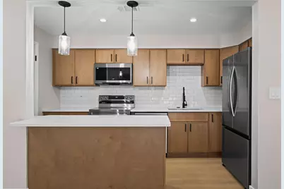 705 W Central Avenue #A8, Mount Prospect, IL 60056 - Photo 5