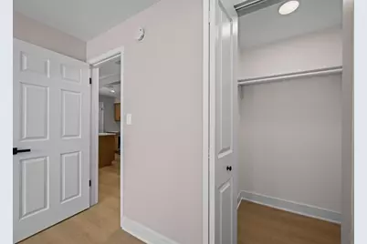 705 W Central Avenue #A8, Mount Prospect, IL 60056 - Photo 11