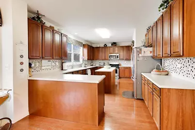 5355 Galloway Drive, Hoffman Estates, IL 60192 - Photo 9