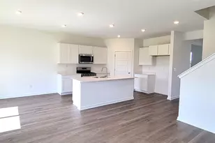 572 Revere St, Burlington, WI 53105 - Photo 7