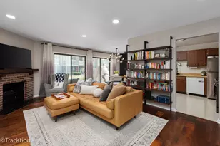 1147 Middlebury Ln, Wheeling, IL 60090 - Photo 3