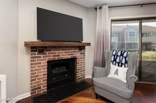 1147 Middlebury Ln, Wheeling, IL 60090 - Photo 5