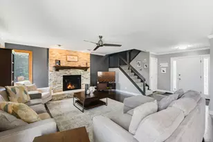 705 Ascot Ct, Hoffman Estates, IL 60169 - Photo 3