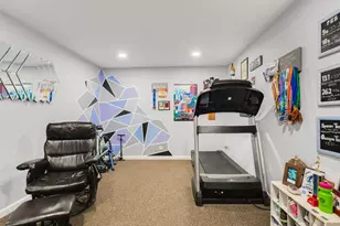 705 Ascot Ct, Hoffman Estates, IL 60169 - Photo 19