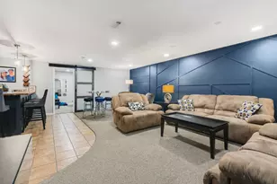 705 Ascot Ct, Hoffman Estates, IL 60169 - Photo 15