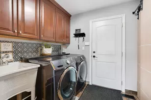 705 Ascot Ct, Hoffman Estates, IL 60169 - Photo 7