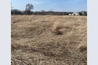 1055 E Grand Avenue, Lindenhurst, IL 60046 - Photo 3