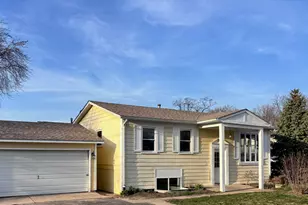 224 Heather Terrace, Round Lake Beach, IL 60073 - Photo 3