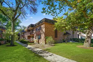 7920 Woodglen Ln, Downers Grove, IL 60516 - Photo 17