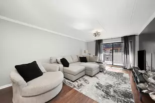 7920 Woodglen Ln, Downers Grove, IL 60516 - Photo 9